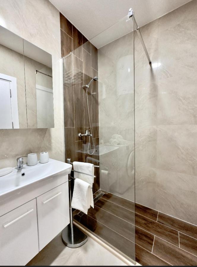Studio Apartment, 5 Minutes To The Beach 巴尔 外观 照片